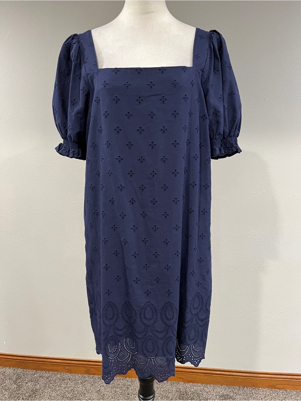 Navy Eyelet Square-Neck Puff short Sleeve Dress size XL